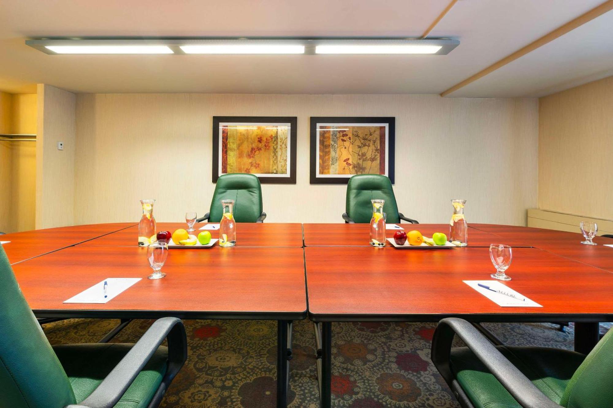 Allure Hotel & Conference Centre, Ascend Hotel Collection Barrie Luaran gambar